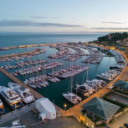 Hotel Aurora Varazze Exteriör bild